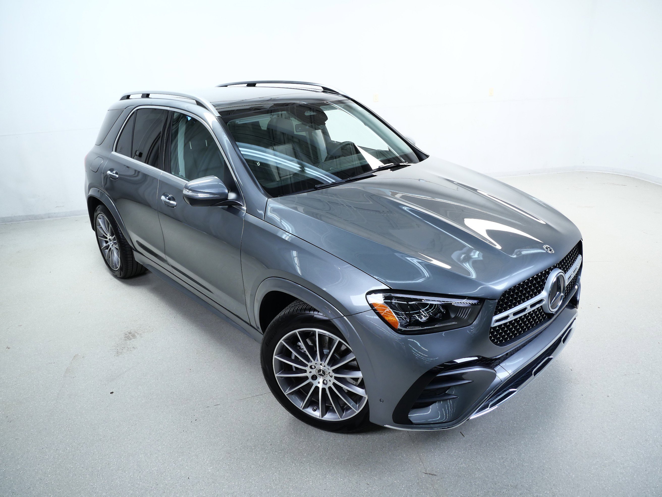 2025 Mercedes Benz GLE 350 4MATIC photo 4