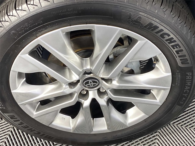 2024 Toyota RAV4 XLE Premium photo 29
