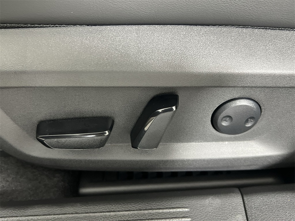 2026 Nissan Rogue Platinum photo 13