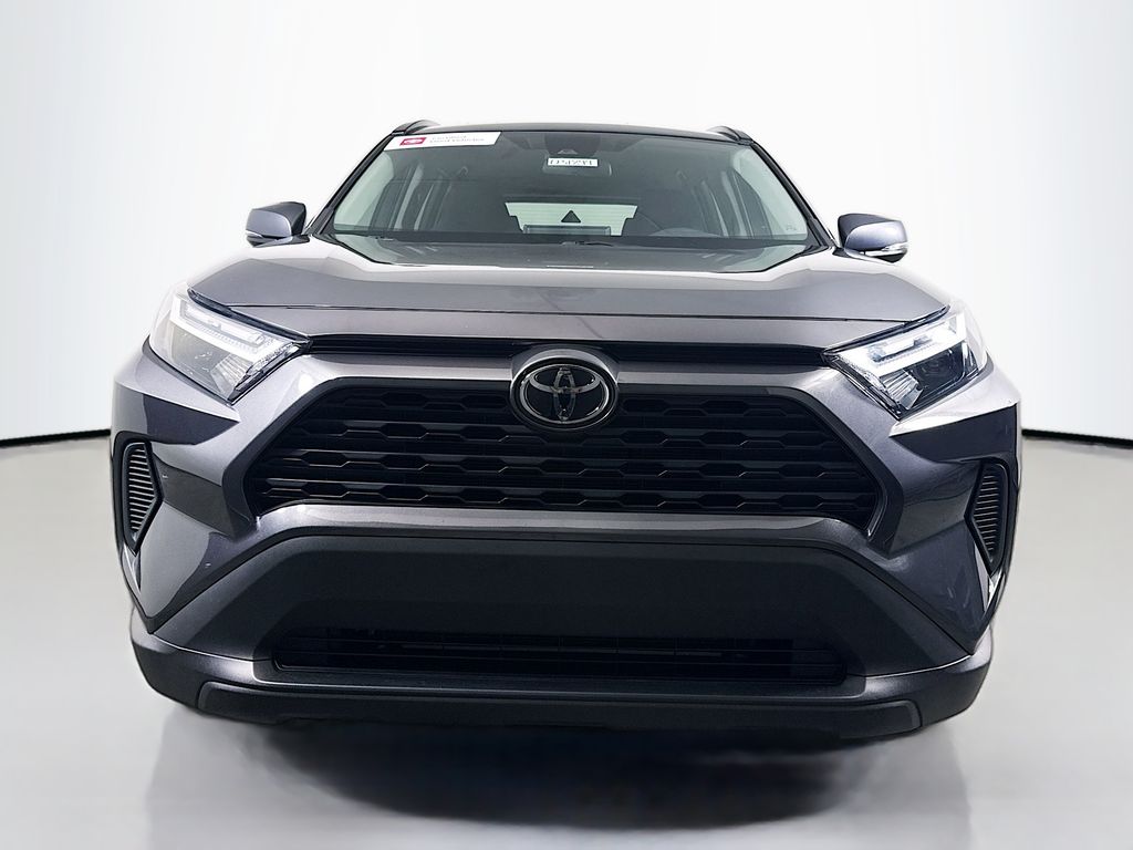 2024 Toyota RAV4 XLE photo 2