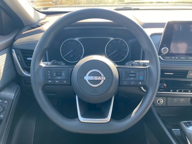 2023 Nissan Rogue SV photo 13
