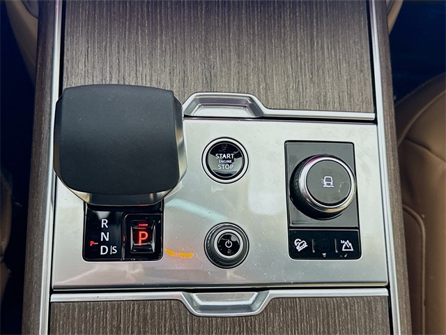 2023 Land Rover Range Rover SE photo 18