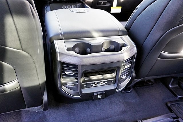 New 2026 Granite Crystal Metallic Clear-Coat Exterior Paint RAM Laramie image 26