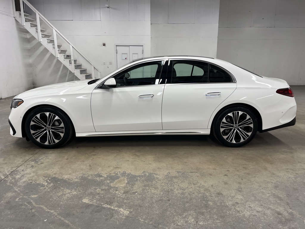 2025 Mercedes Benz E 350 photo 4