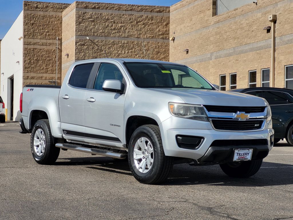 2020 Chevrolet Colorado LT photo 2