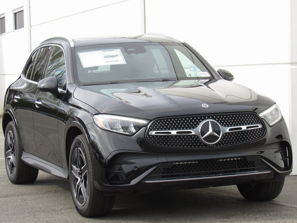 2025 Mercedes Benz GLC 300 4MATIC photo 2