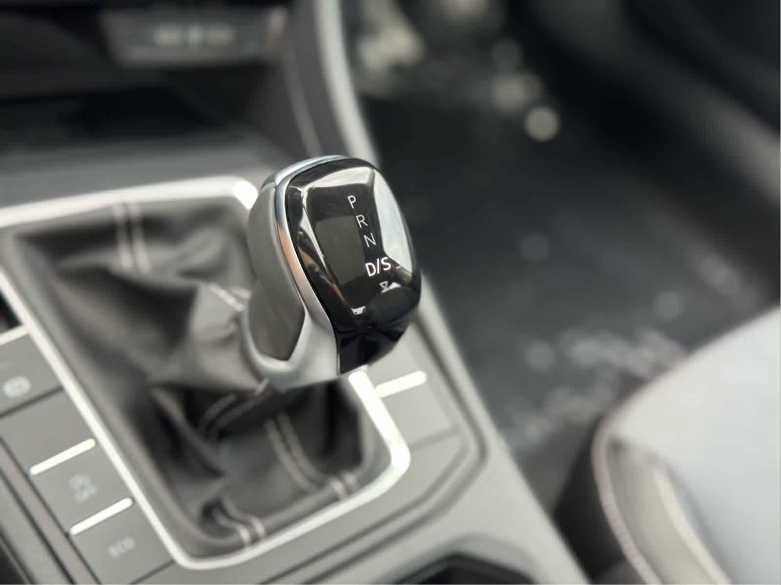 2025 Volkswagen Jetta SE photo 21