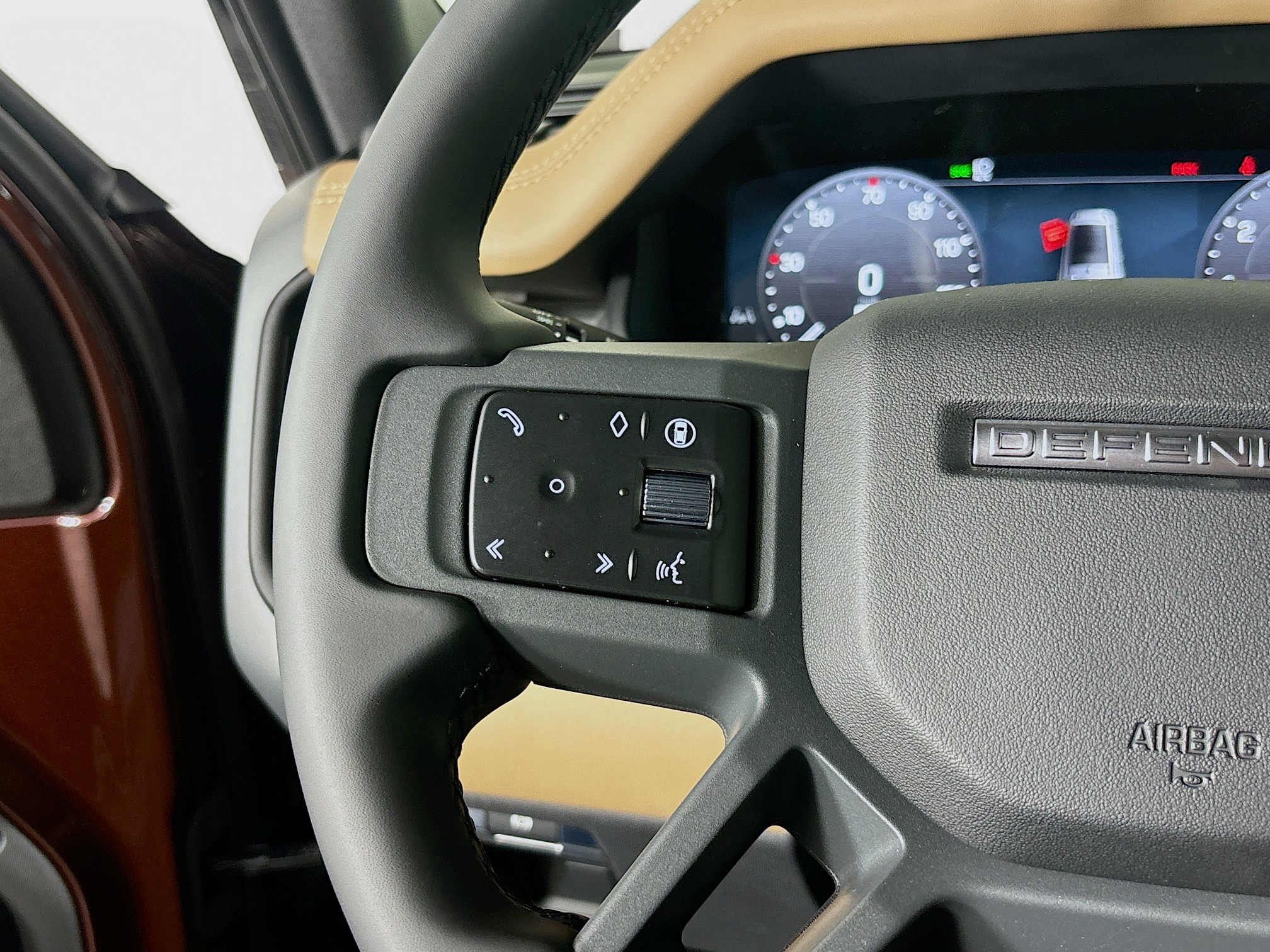2025 Land Rover Defender 130 S photo 8