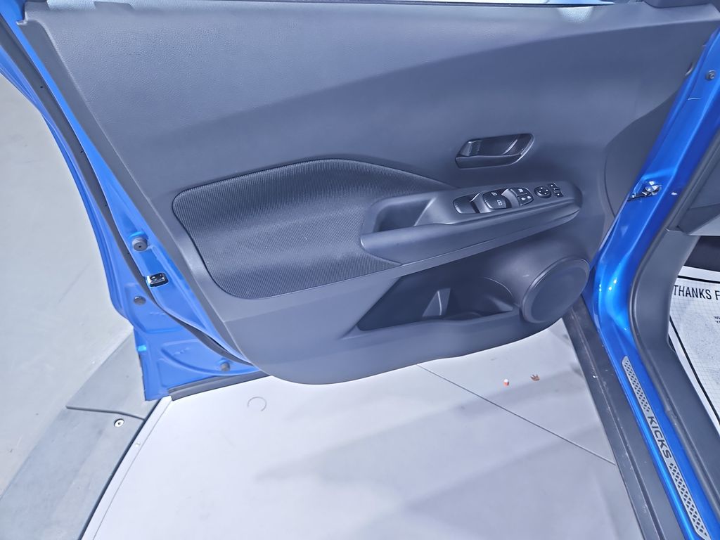 2024 Nissan Kicks S photo 9