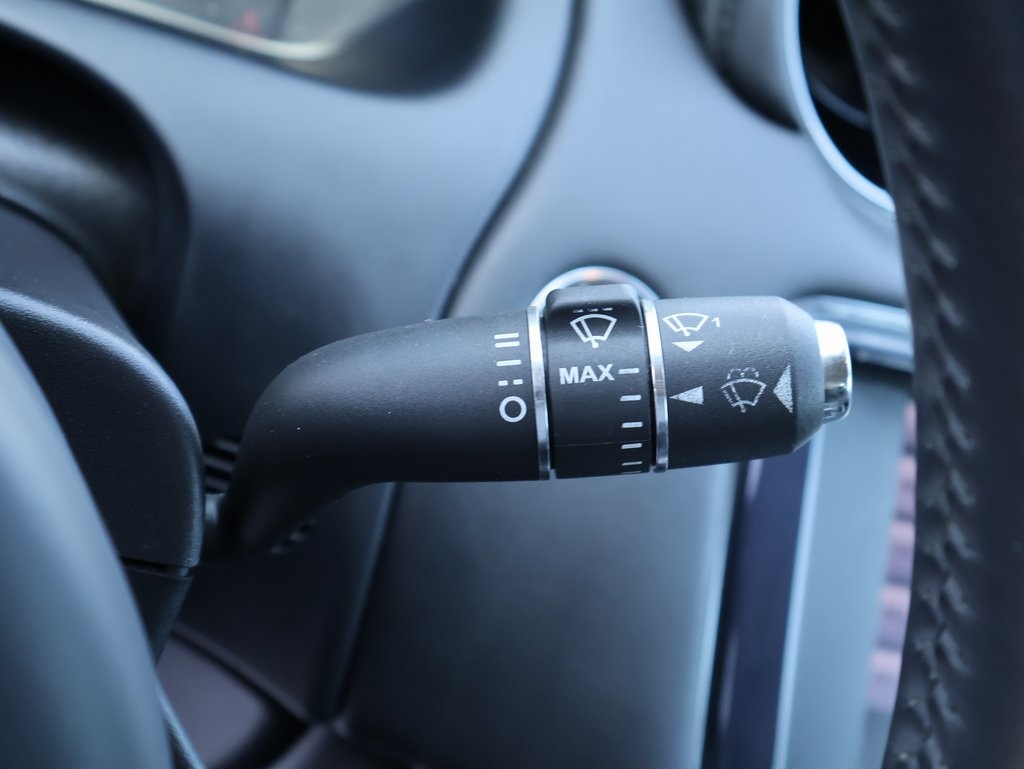 2014 Jaguar XJ Base photo 31