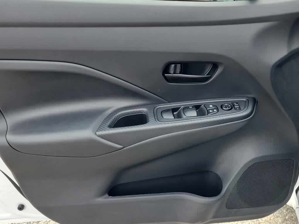 2025 Nissan Versa S photo 10