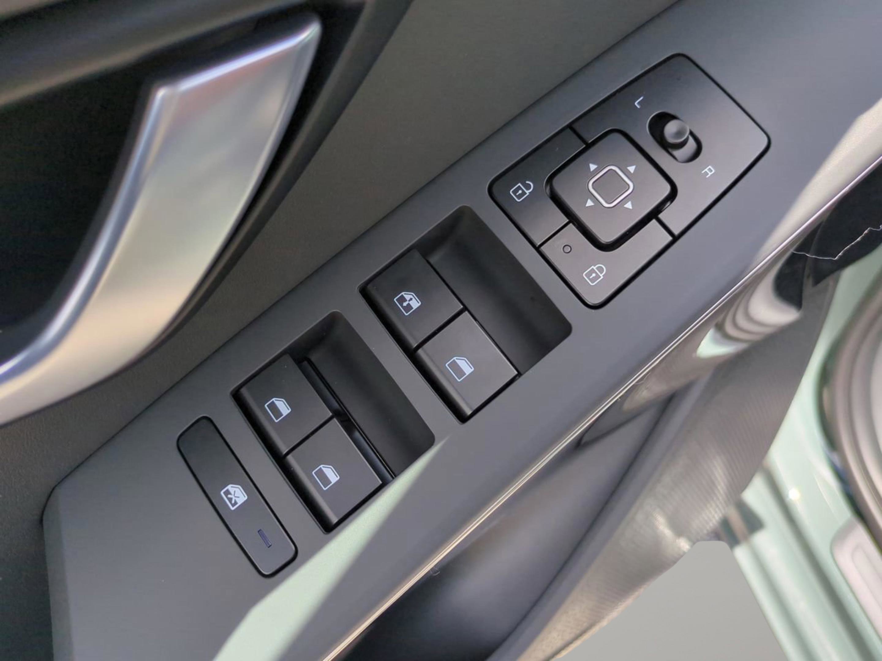 2025 Kia Niro EX photo 24