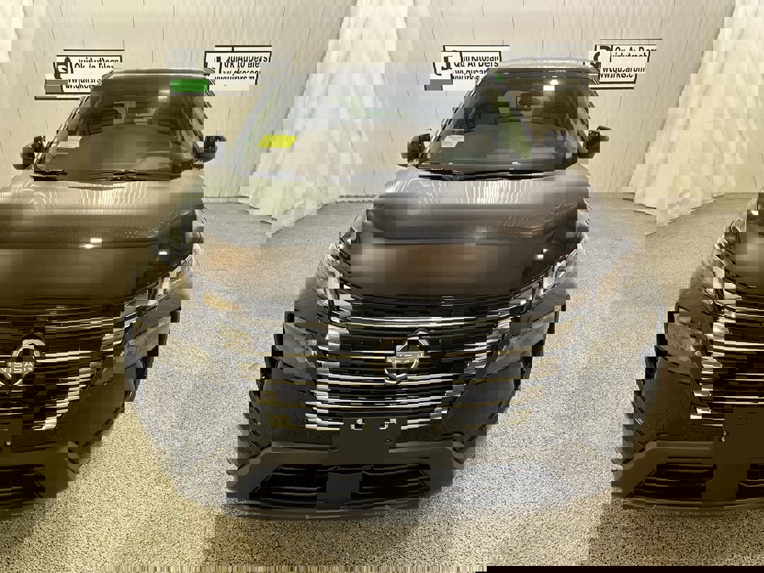 2026 Nissan Rogue SV photo 2