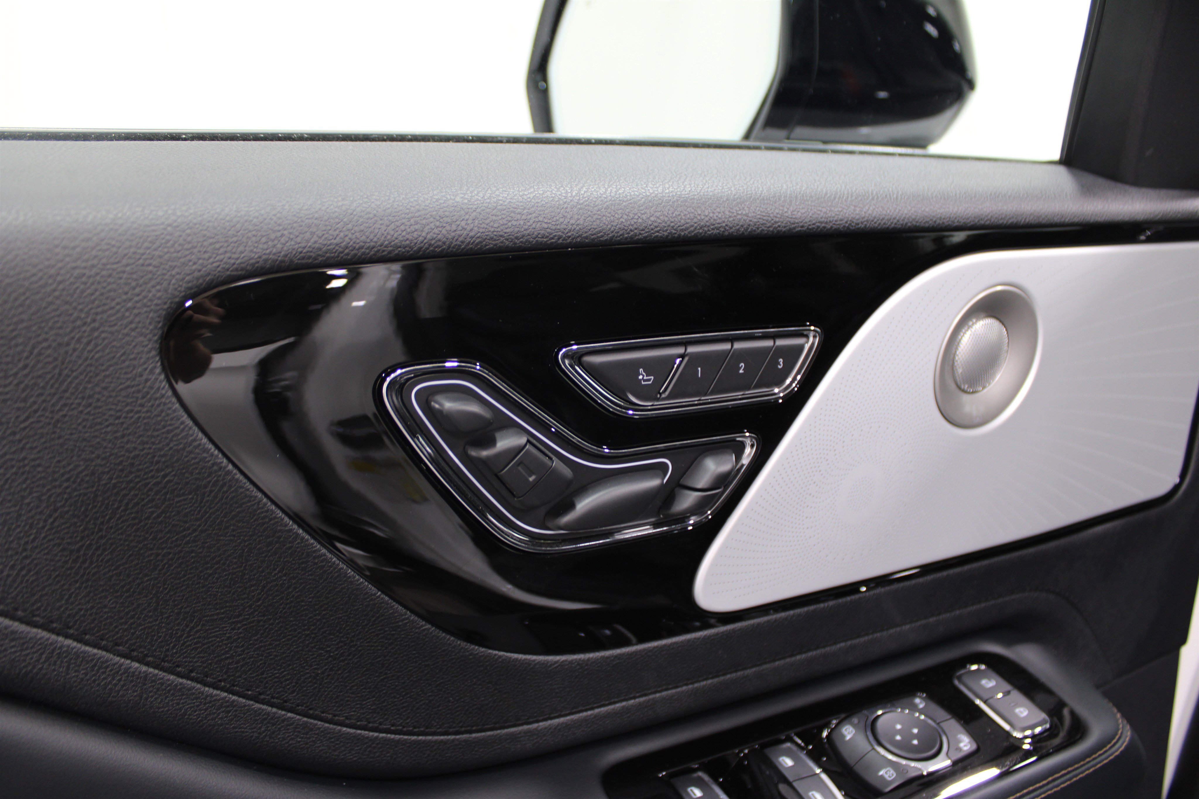 2025 Lincoln Aviator Reserve photo 6