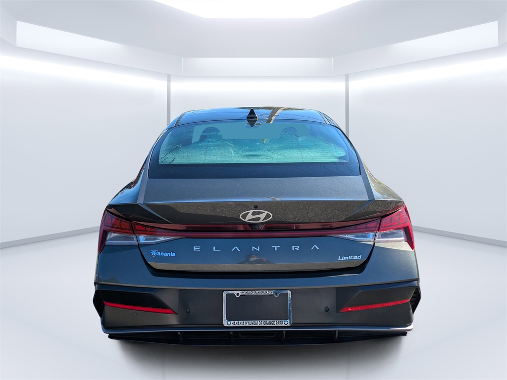 2024 Hyundai Elantra Limited photo 4