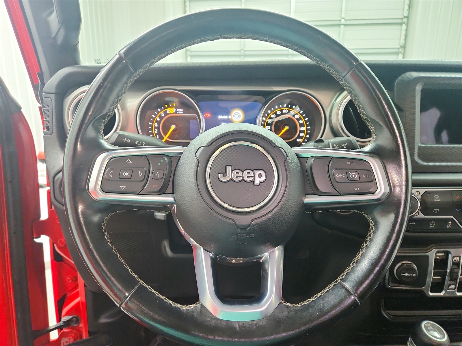 2020 Jeep Wrangler Unlimited Sahara photo 19