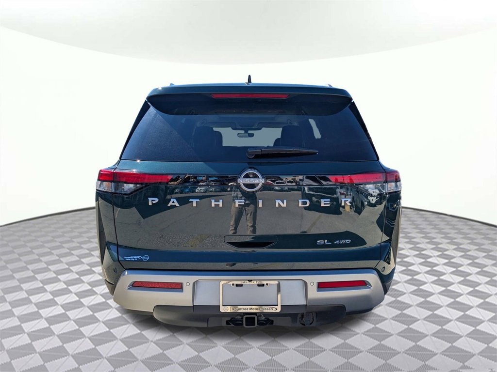 2025 Nissan Pathfinder SL photo 4