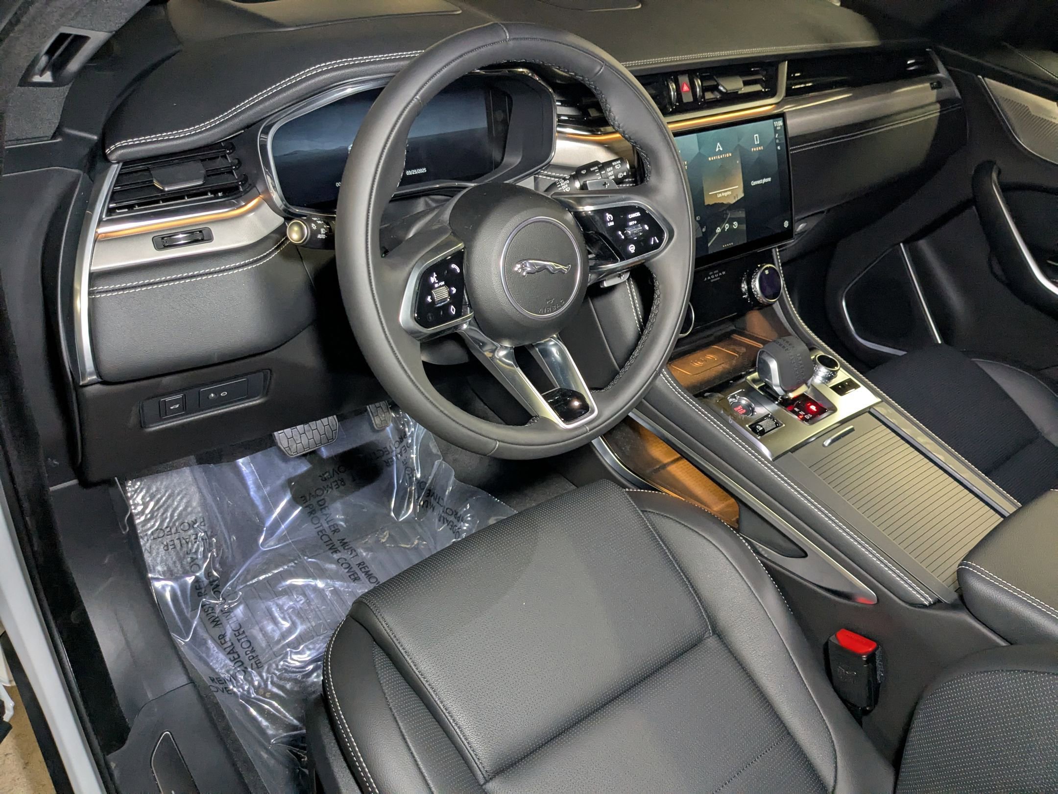 2026 Jaguar F-PACE P250 R-Dynamic S photo 3