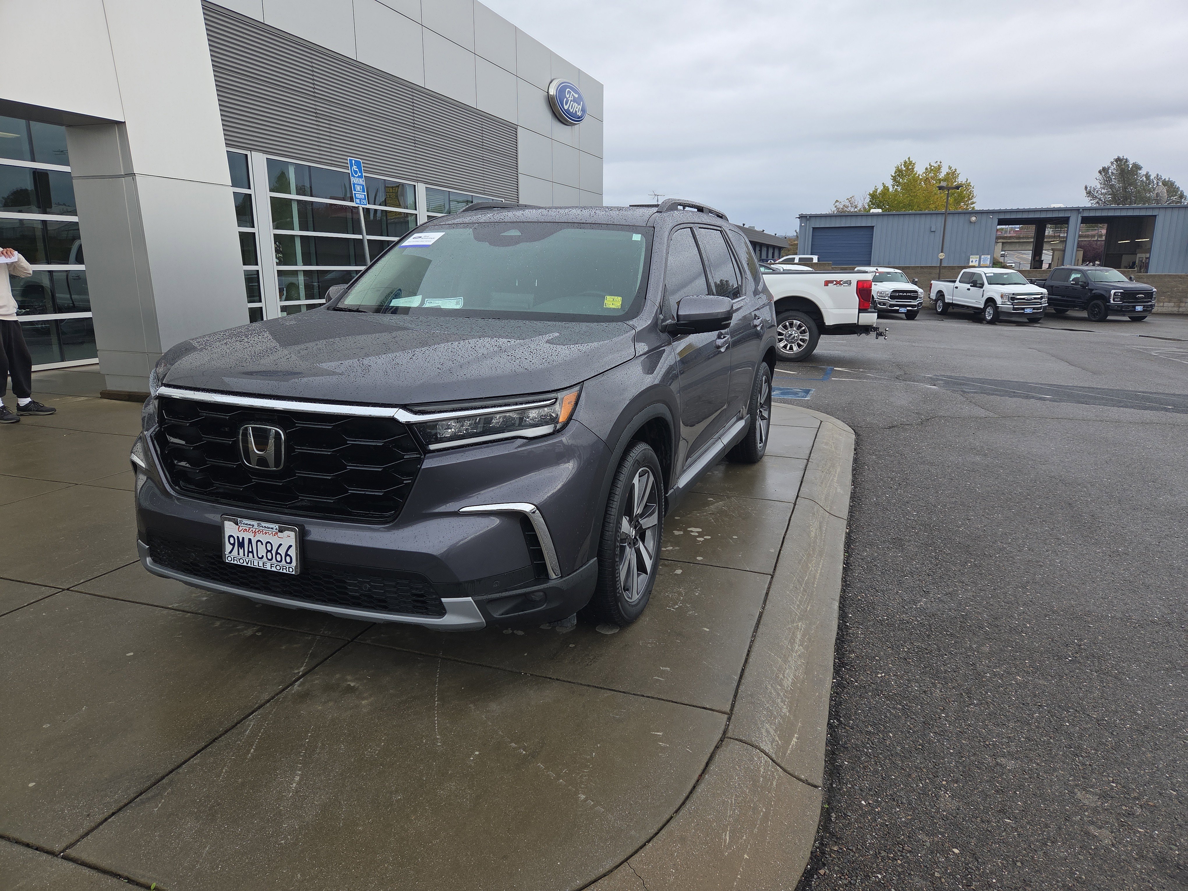 2025 Honda Pilot Touring's photo