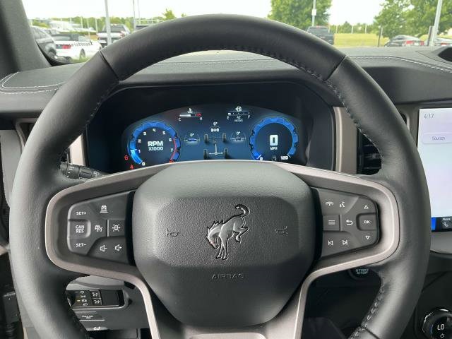 2025 Ford Bronco Outer Banks photo 16