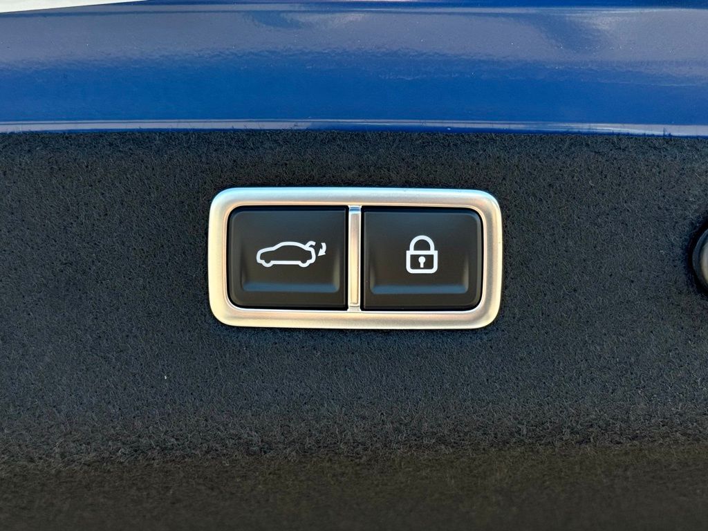 2025 Genesis G70 3.3T Sport Advanced photo 14
