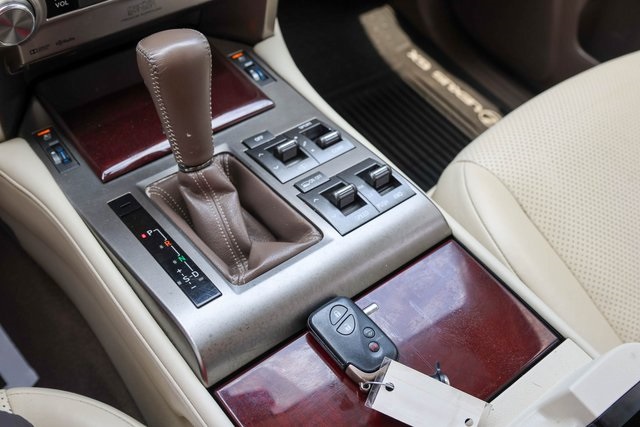 Used 2019 Red Lexus 460 Luxury image 22