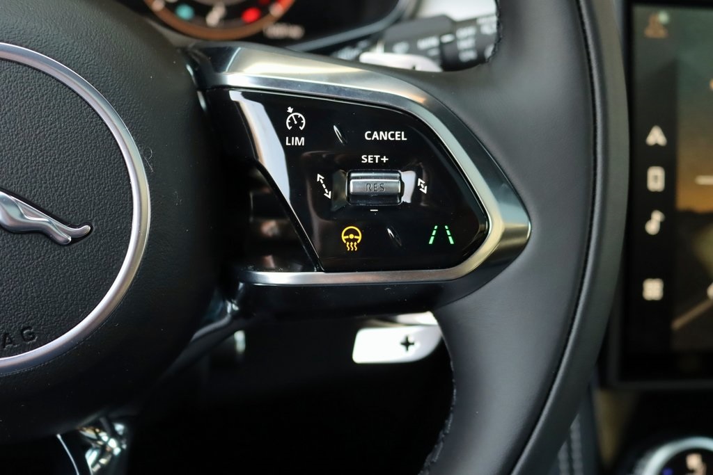 2026 JAGUAR PACE P250 - Image 17