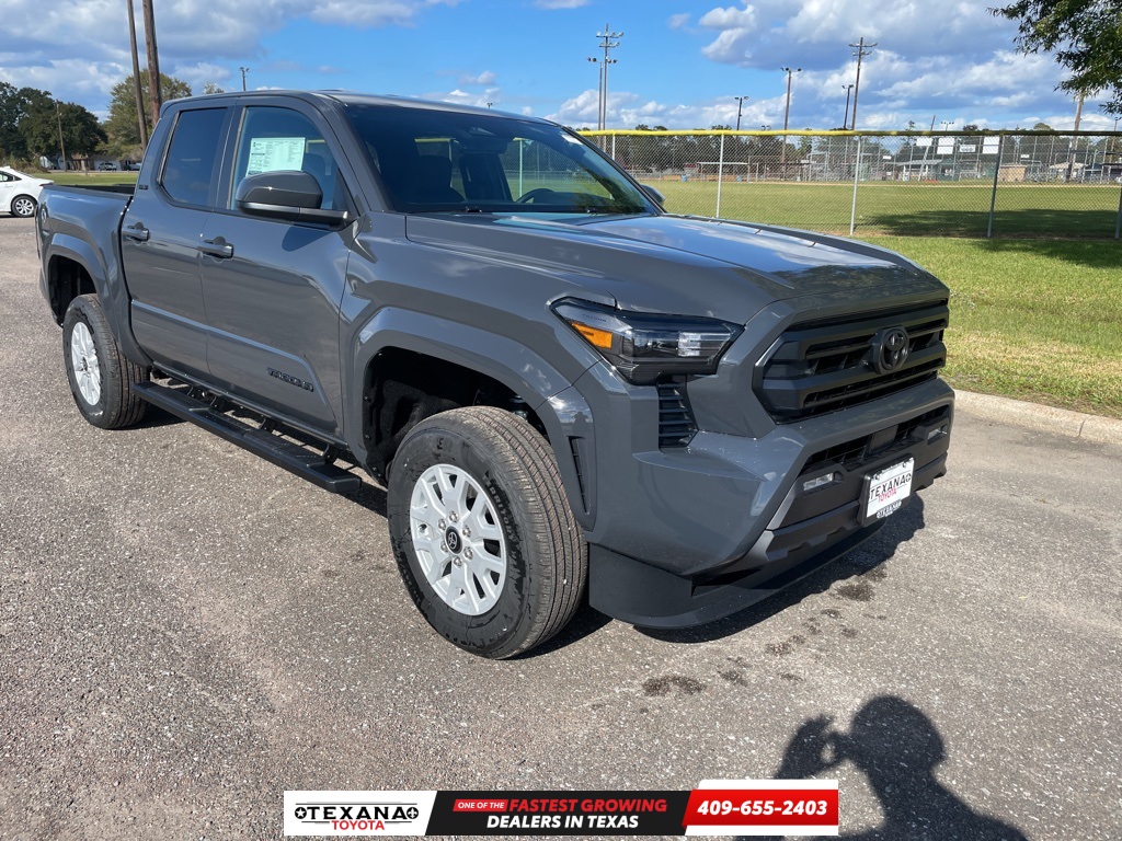 2025 Toyota Tacoma SR5's photo