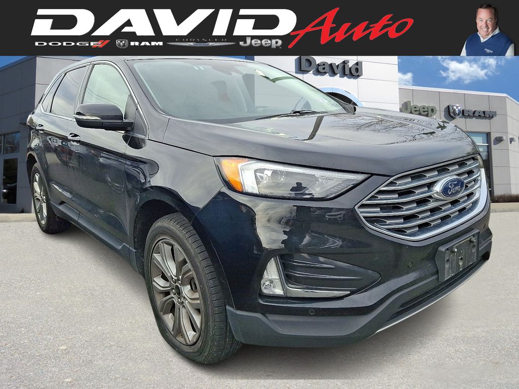 2023 Ford Edge Titanium's photo