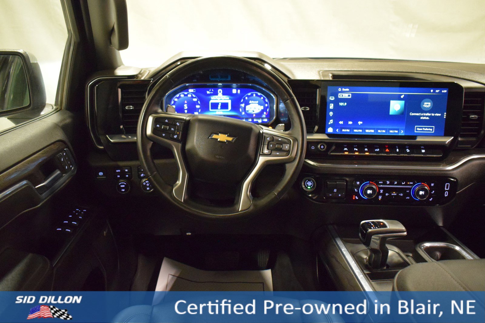 2024 Chevrolet Silverado 1500 LTZ photo 3