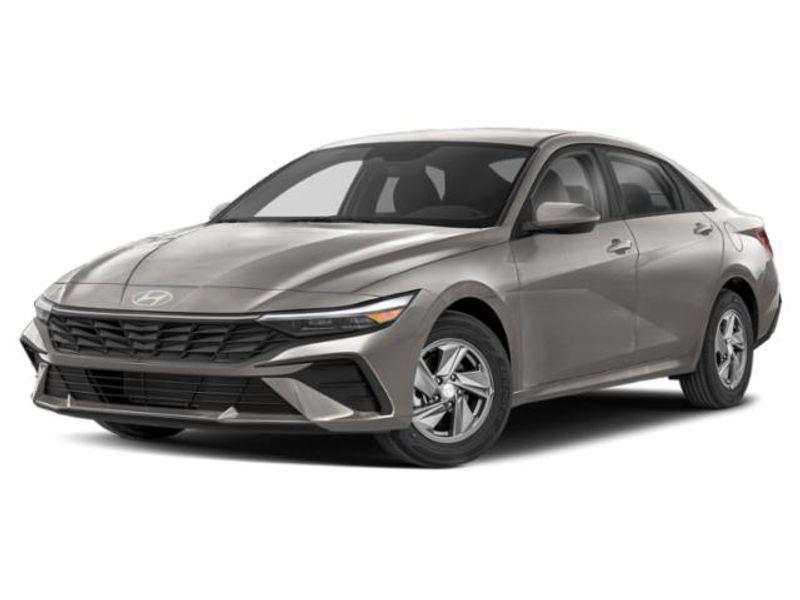 2026 Hyundai Elantra SE's photo