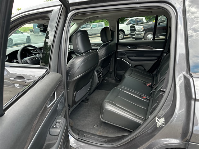 2023 Jeep Cherokee Base photo 11