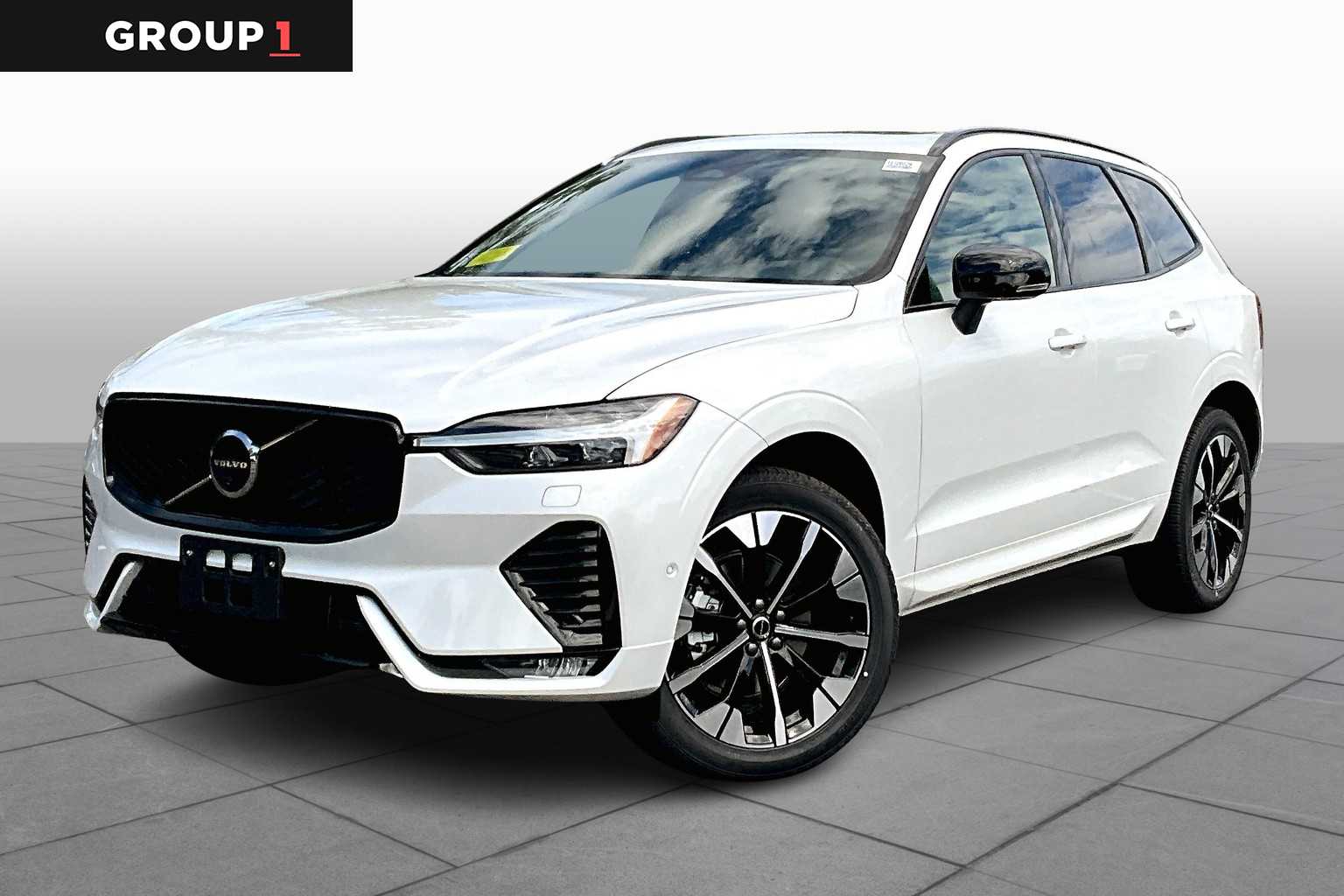 2026 Volvo XC60 Plus's photo