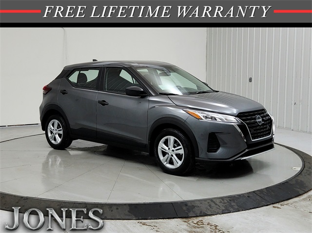 2025 Nissan KICKS PLAY Base's photo