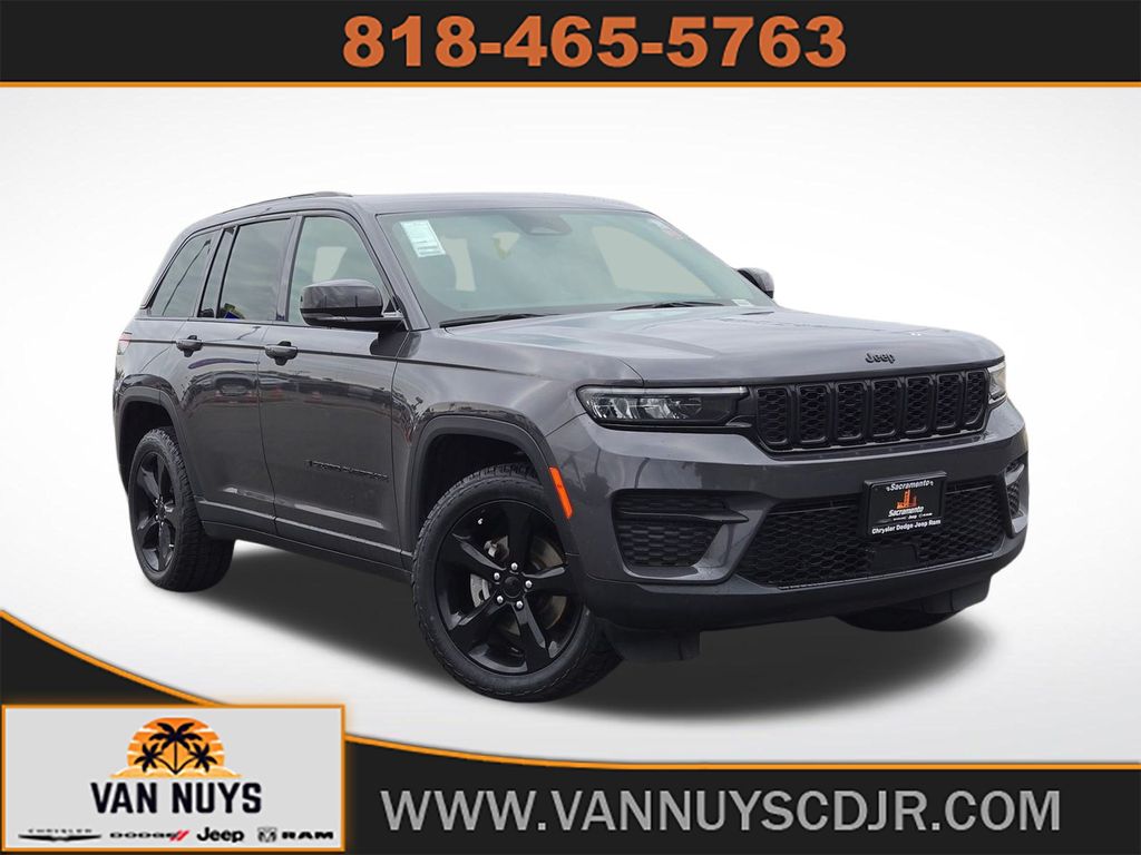 2023 Jeep Grand Cherokee Altitude's photo