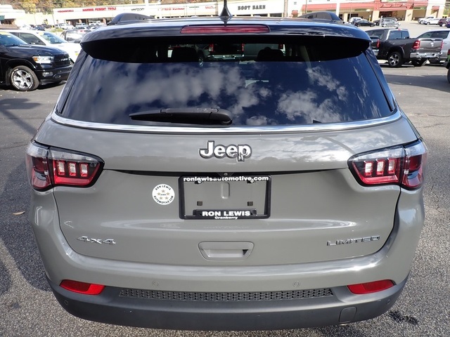 2022 Jeep Compass Limited photo 3