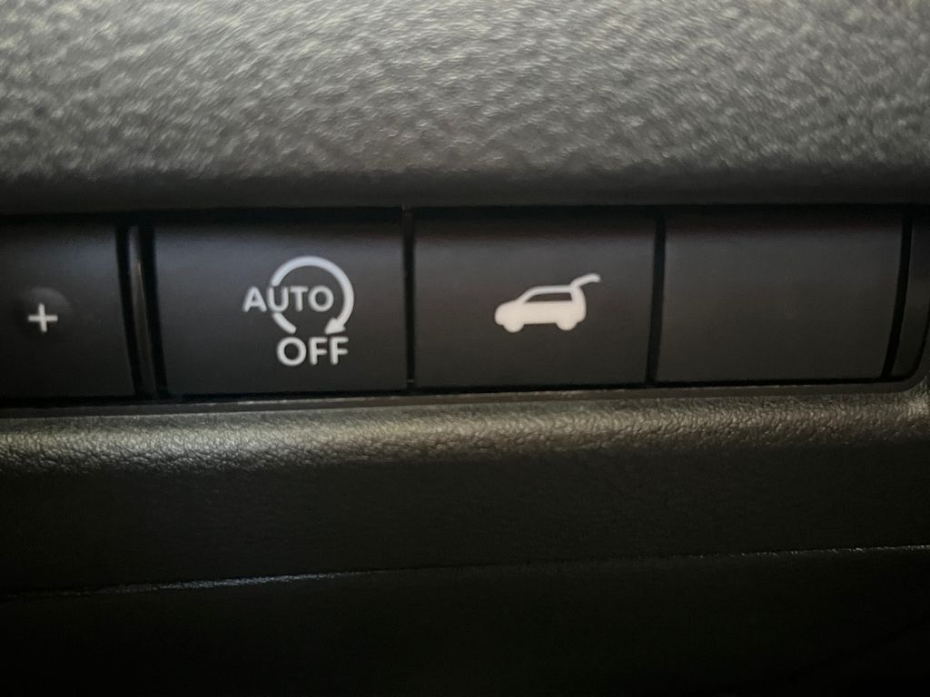 2024 Nissan Rogue SV photo 26