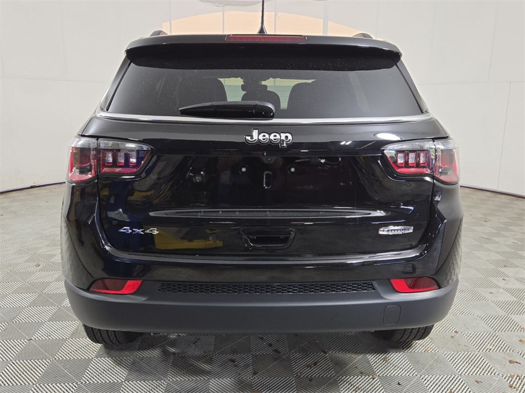 2025 Jeep Compass Latitude photo 9