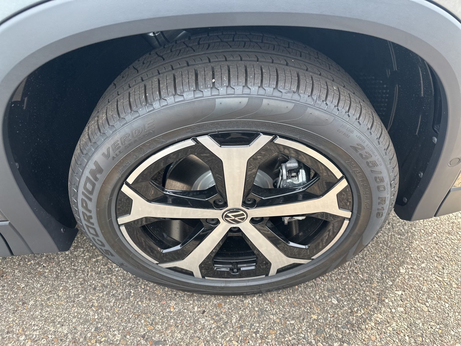 2025 Volkswagen Tiguan SE photo 5