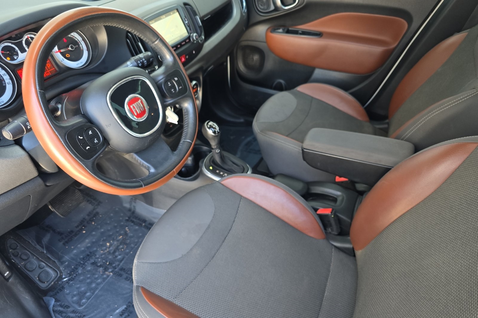 2015 Fiat 500L Trekking photo 9