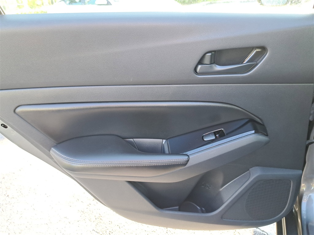 2023 Nissan Altima 2.5 SV photo 14