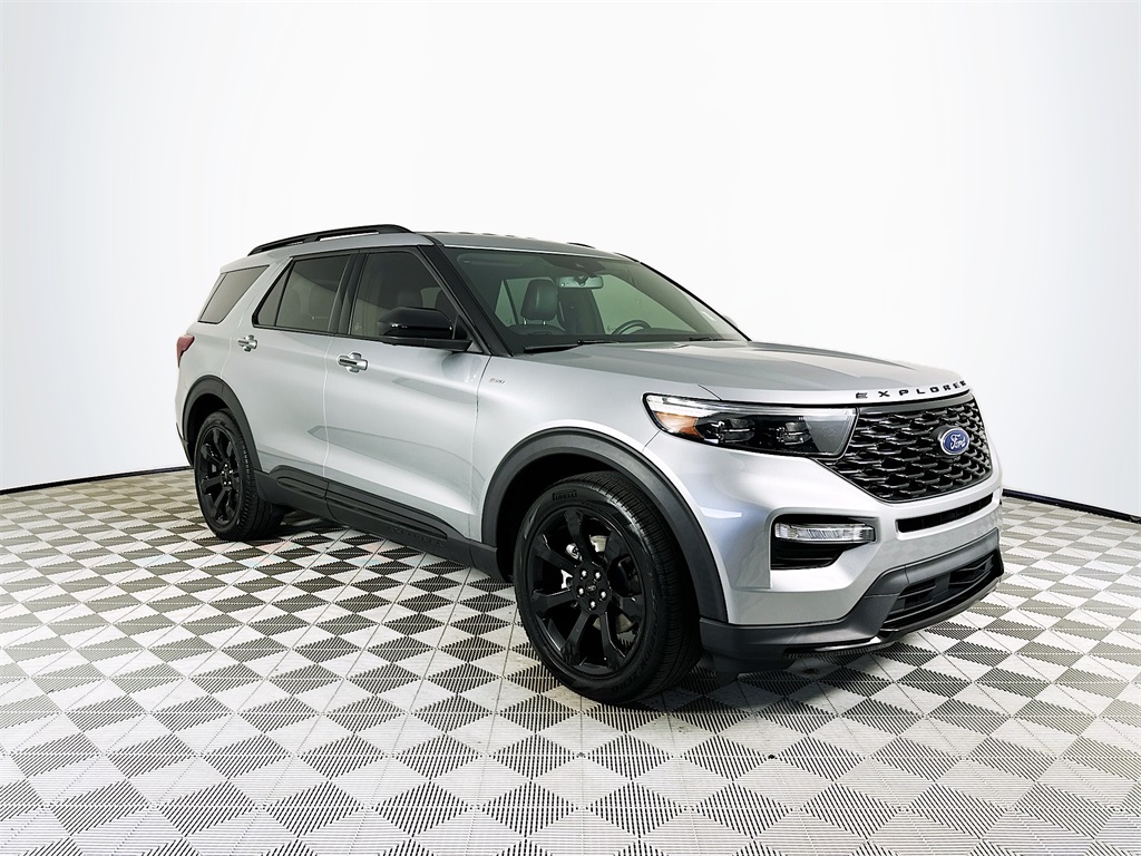 2023 Ford Explorer ST-LINE's photo