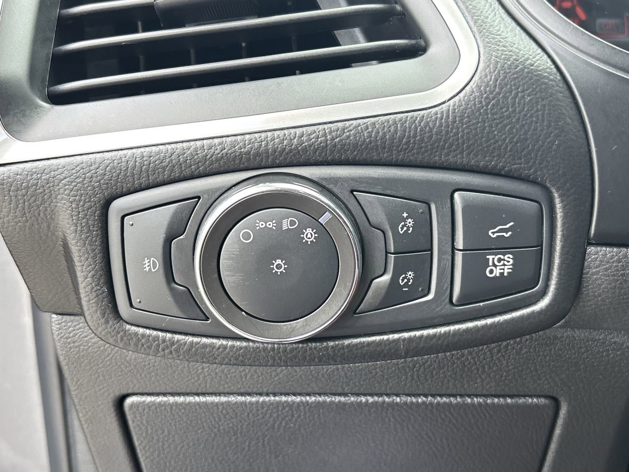 2022 Ford Edge Titanium photo 18