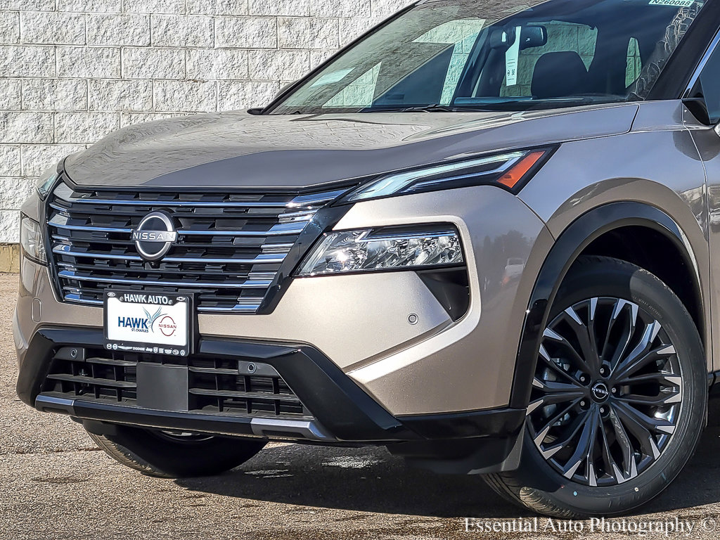 2026 Nissan Rogue Platinum photo 2