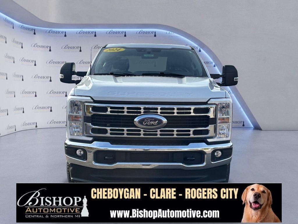 2024 Ford F-250 XLT photo 2