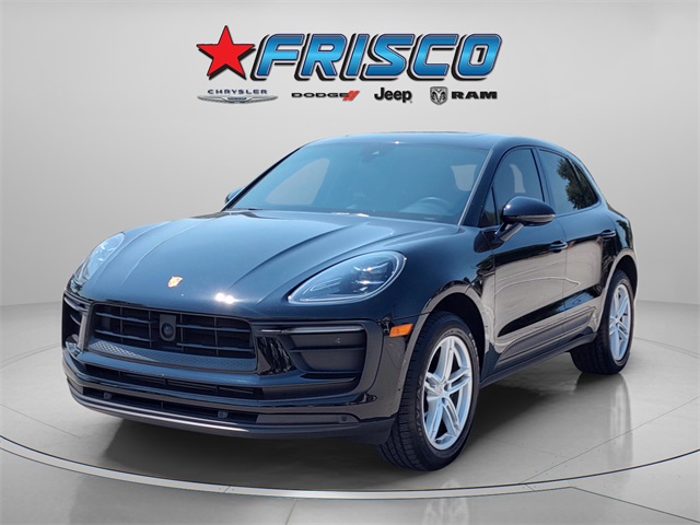 2023 Porsche Macan T photo 2
