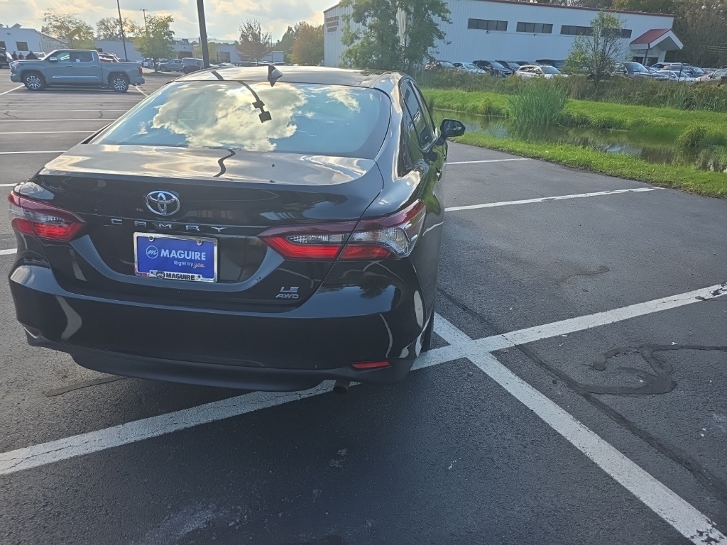 2022 Toyota Camry LE photo 3