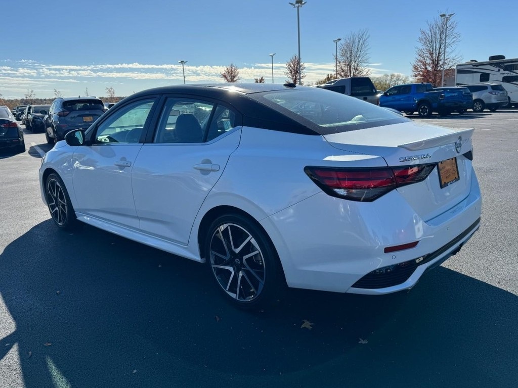 2024 Nissan Sentra SR photo 3