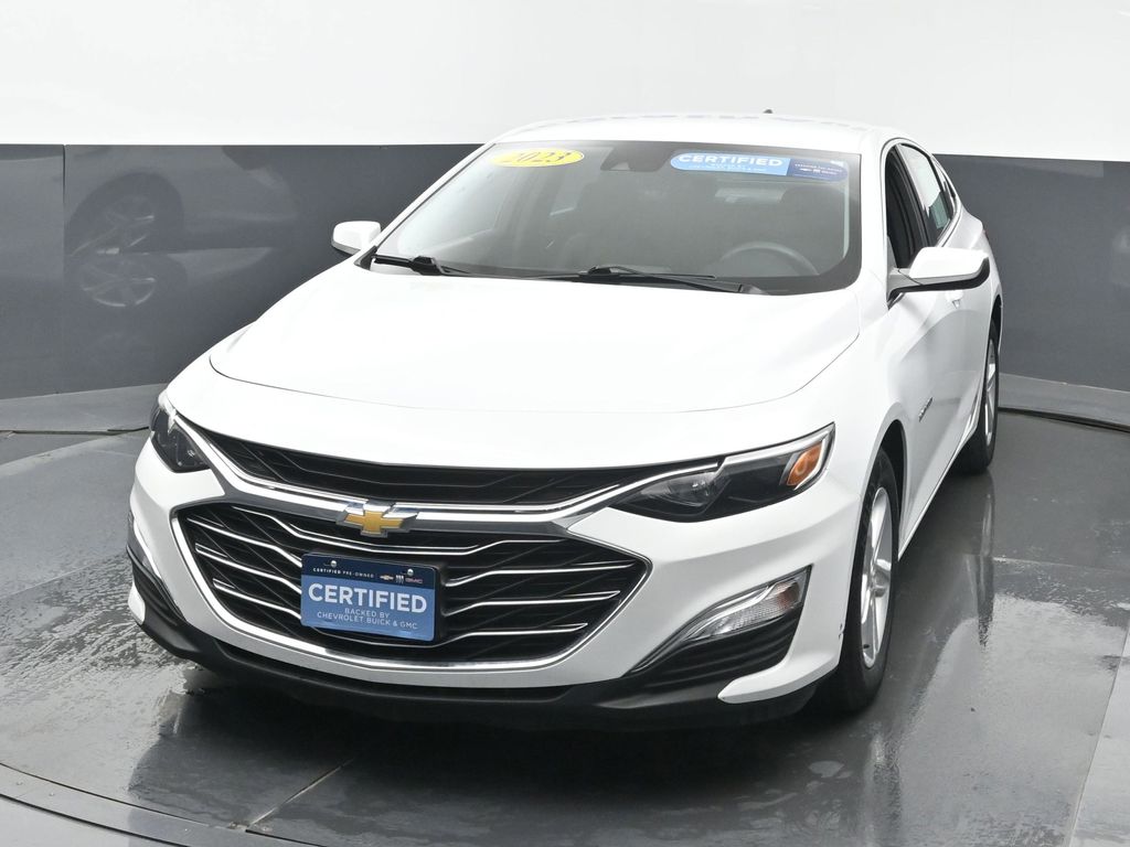 2023 Chevrolet Malibu LS photo 3