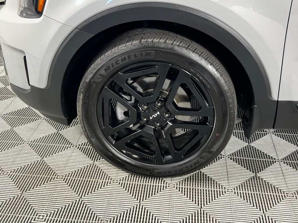2024 Kia Telluride X-Line photo 3